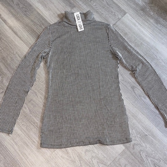 Gorgeous NWT Top - Picture 7 of 11